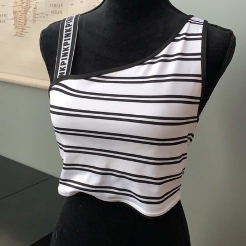 sports bra/crop top